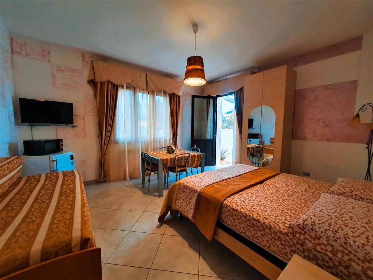 Da Casa Tiziana Hotell Porto Cesareo Exteriör bild