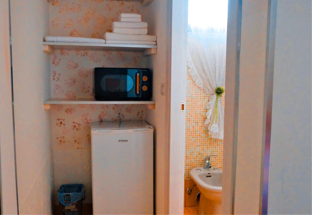 Da Casa Tiziana Hotell Porto Cesareo Exteriör bild