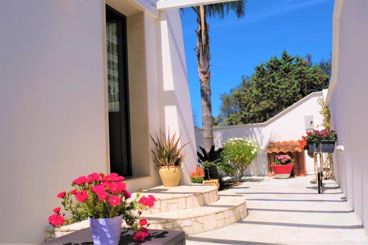 Da Casa Tiziana Hotell Porto Cesareo Exteriör bild