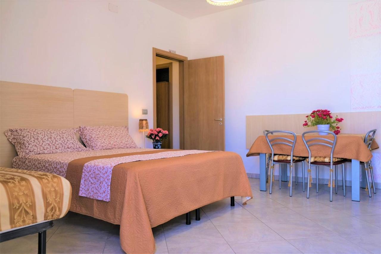 Da Casa Tiziana Hotell Porto Cesareo Exteriör bild