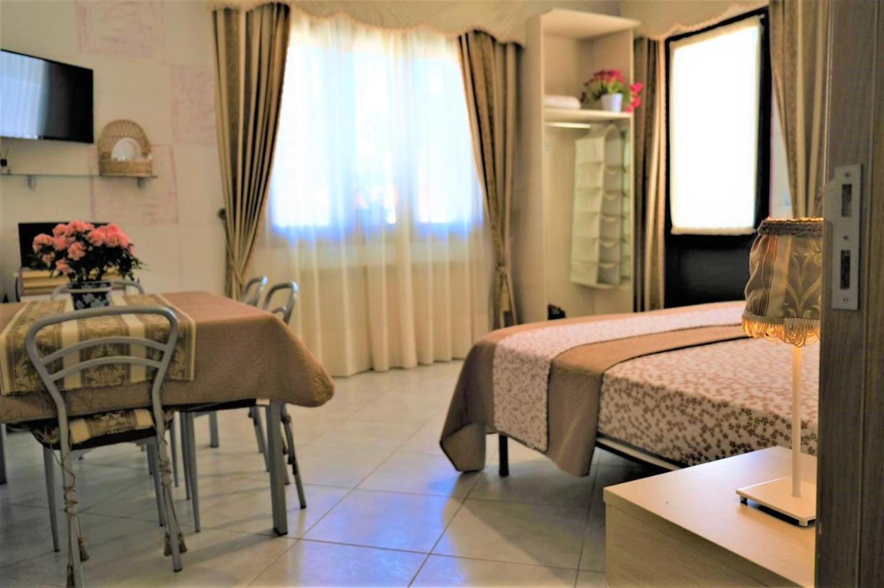 Da Casa Tiziana Hotell Porto Cesareo Exteriör bild