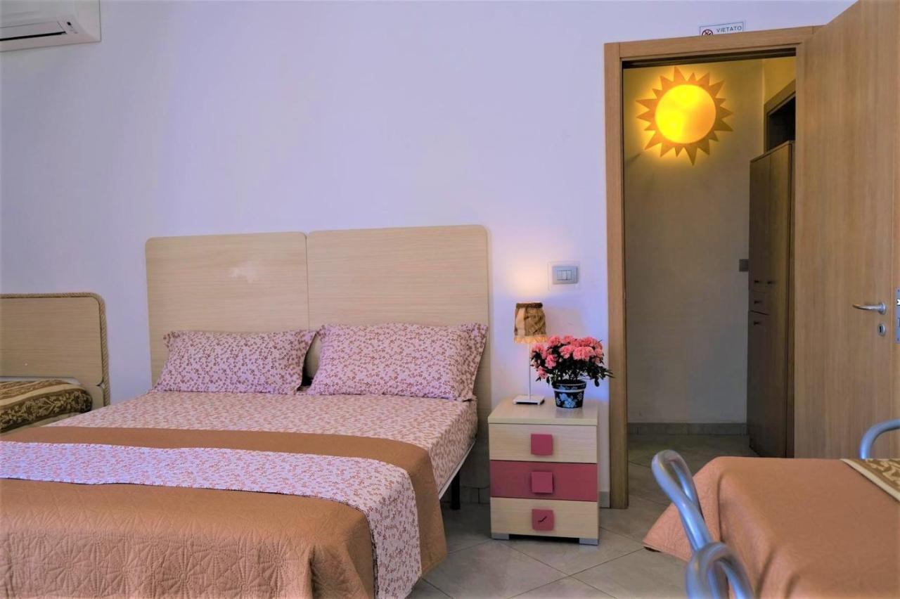 Da Casa Tiziana Hotell Porto Cesareo Exteriör bild